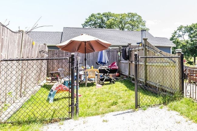 33 - 33 Argyle Rd, House other with 3 bedrooms, 2 bathrooms and 2 parking in Braintree MA | Image 20