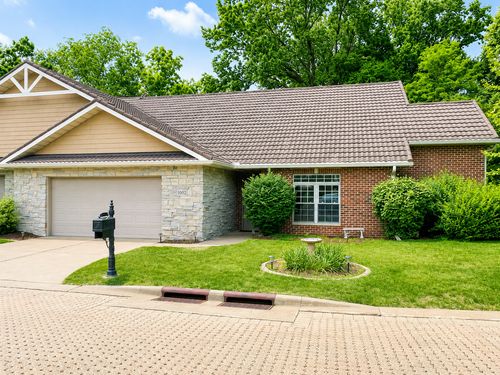na-1002 2nd Street Ct, Moline, IL, 61265-1183 | Card Image
