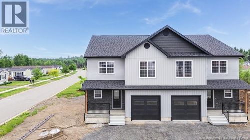 83 Glennorth St, Fredericton, NB, E3G0A3 | Card Image