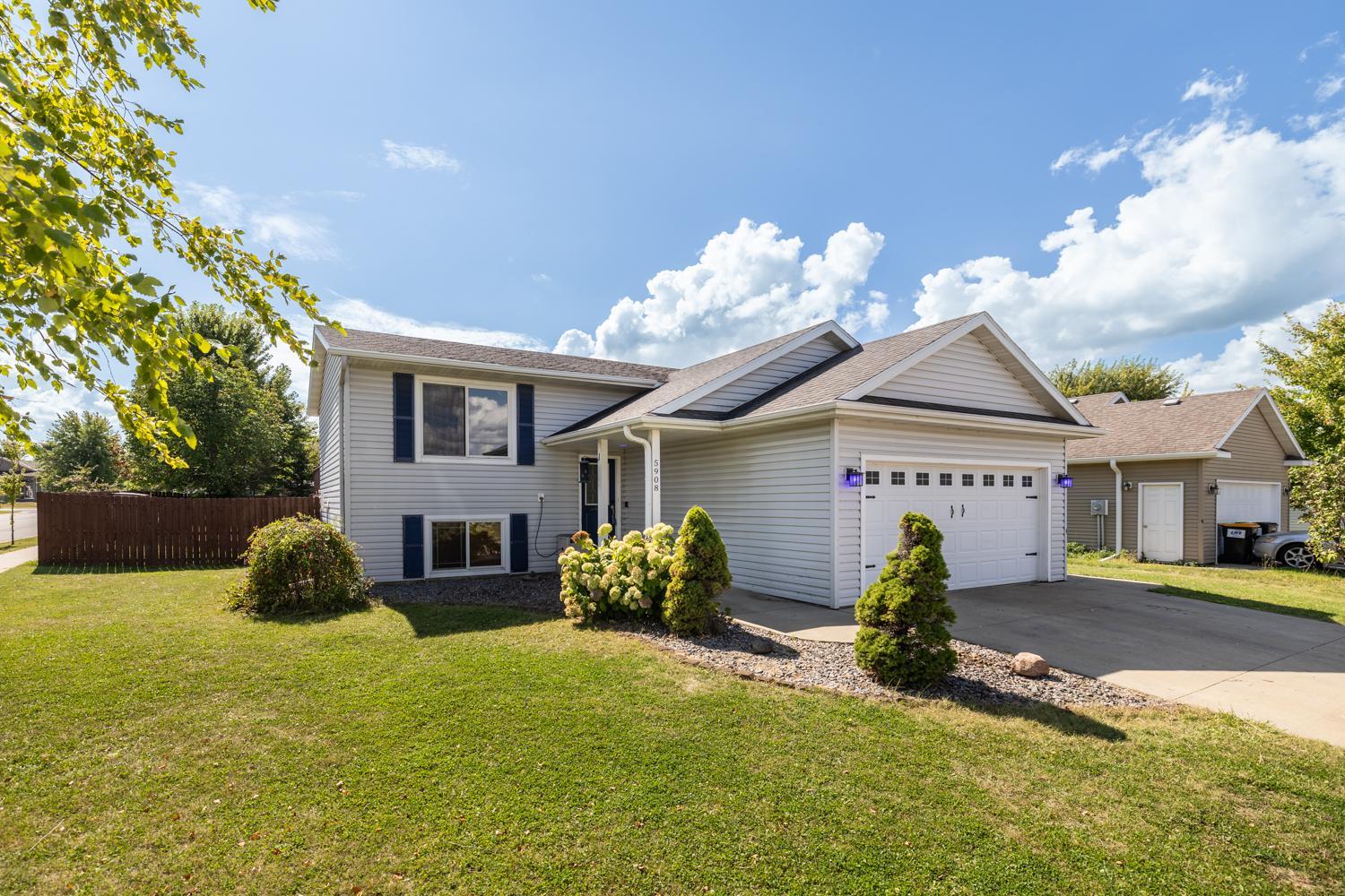 Belfry Ln, Rochester, MN 55901