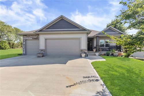 15109 Linden Ct, Bonner Springs, KS, 66012-7143 | Card Image