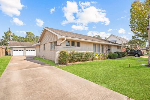 8314 Edgemoor Dr, Houston, TX, 77036-5610 | Card Image