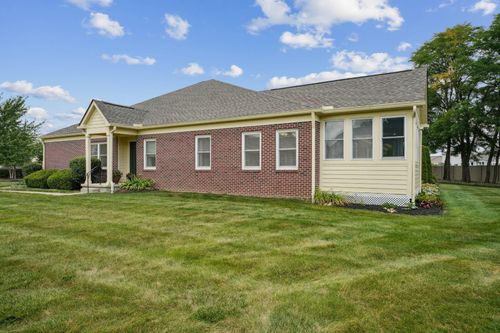 602-5752 Burke Cir, New Albany, OH, 43054-8228 | Card Image