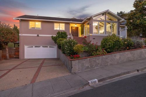 1209 Lake St, Millbrae, CA, 94030 | Card Image