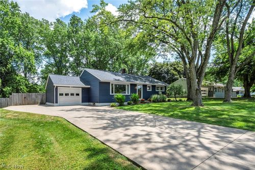 4717 Shriver Rd, North Canton, OH, 44720-1121 | Card Image