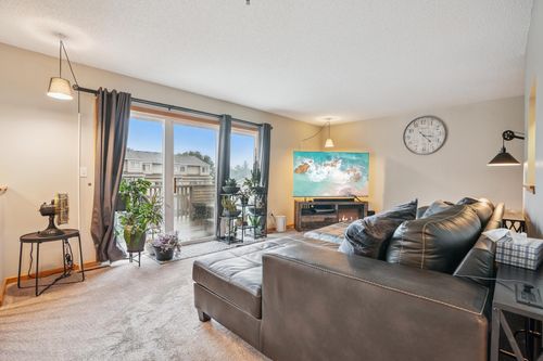 13-7317 Bond Way, Inver Grove Heights, MN, 55076-2335 | Card Image