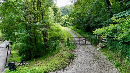 223 Bertha Hollow Rd, Gray, KY, 40734-6558 | Card Image