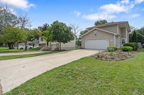 2209 Greengold St, Crest Hill, IL, 60403-1731 | Card Image