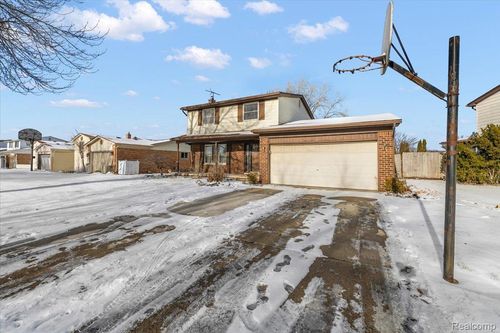 5061 Temple Dr, Sterling Heights, MI, 48310-4069 | Card Image