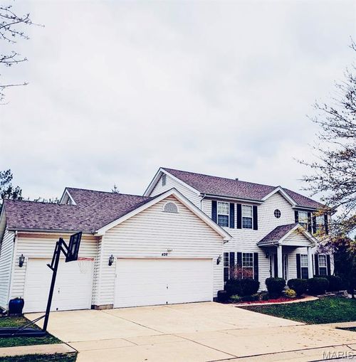 426 Remington Place Dr, Ballwin, MO, 63021-6370 | Card Image