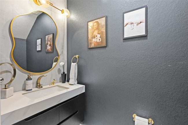 Updated powder room on the 1 floor | Image 9