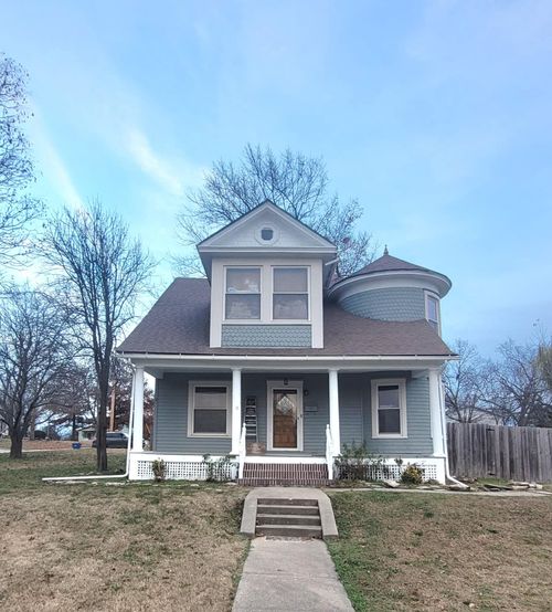 320 N School St, Eureka, KS, 67045-1726 | Card Image
