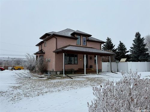 205 5th Ave E, Gravelbourg, SK, S0H1X0 | Card Image
