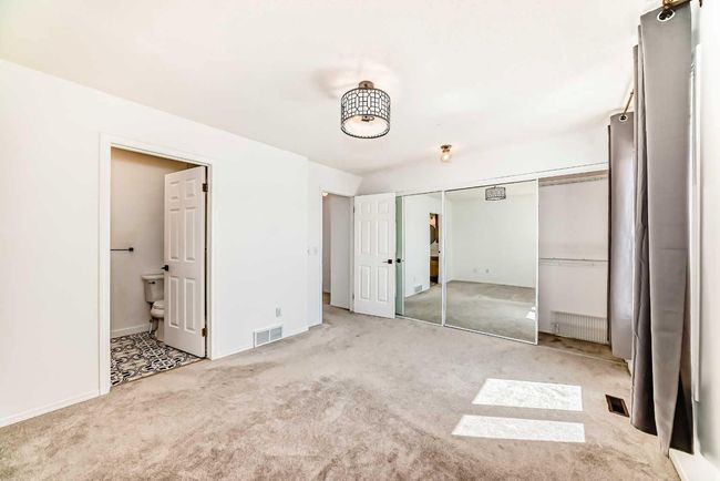 207 Coachway Rd Sw, House other with 3 bedrooms, 3 bathrooms and 2 parking in Calgary AB | Image 25