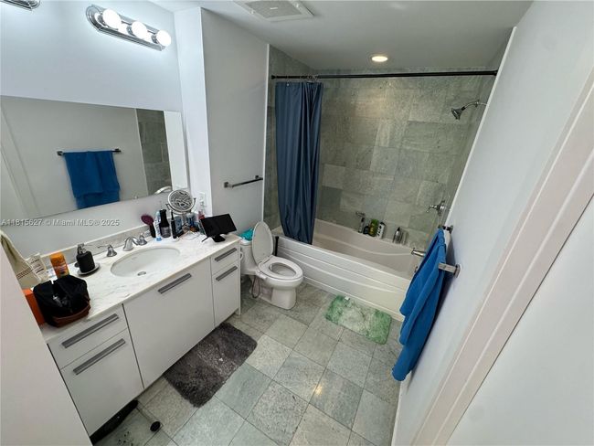 APT-4015 - 1060 Brickell Ave, Condo with 1 bedrooms, 1 bathrooms and null parking in Miami FL | Image 14