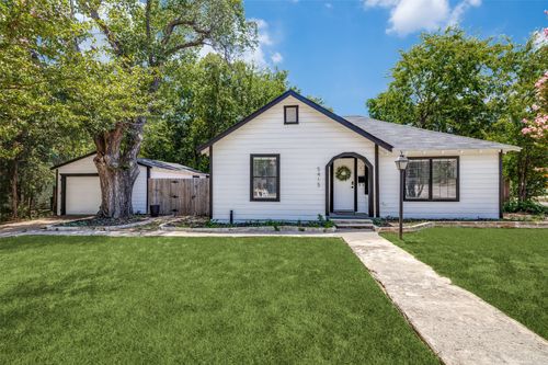 5415 Dartmouth Ave, River Oaks, TX, 76114-2062 | Card Image