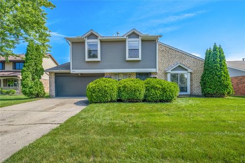 6587 Charlesgate Rd, Huber Heights, OH, 45424-6480 | Card Image