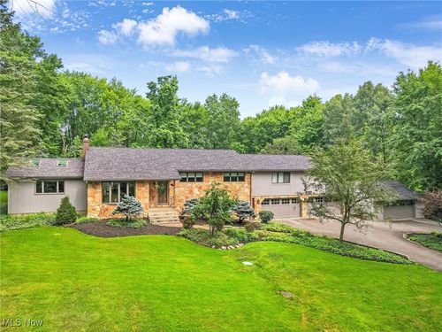 35891 Solon Rd, Bentleyville, OH, 44022-3530 | Card Image