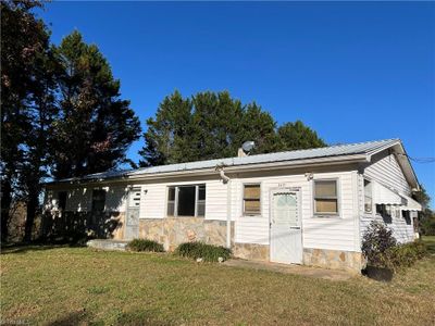 3491 Red Brush Road, House other with 3 bedrooms, 1 bathrooms and null parking in Mount Airy NC | Image 1