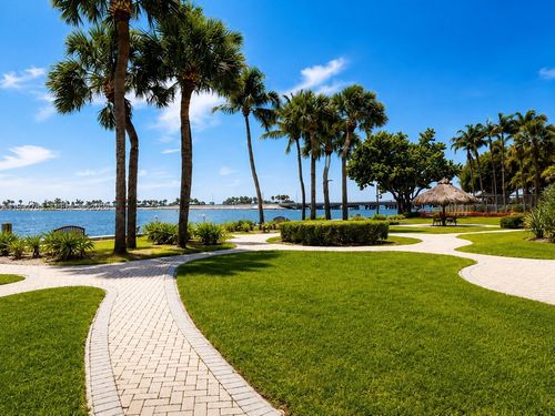4f-2451 Brickell Ave, Miami, FL, 33129-2432 | Card Image