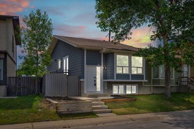 45 Templemont Dr Ne, Home with 3 bedrooms, 2 bathrooms and 2 parking in Calgary AB | Image 1