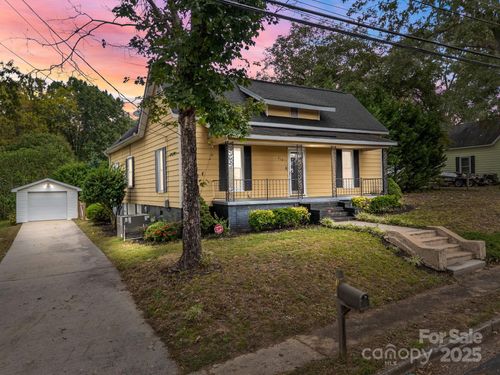 610 Watts St, Albemarle, NC, 28001-3258 | Card Image