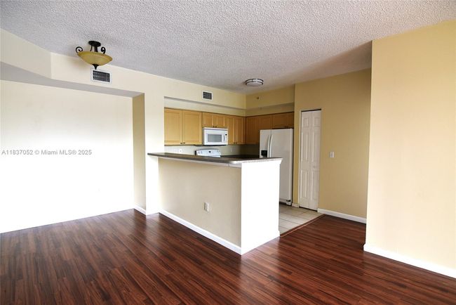 APT-202 - 2151 W Preserve Way, Condo with 2 bedrooms, 2 bathrooms and null parking in Miramar FL | Image 13