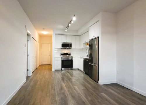 502-13623 81a Ave, Surrey, BC, V3W3N7 | Card Image