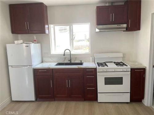 672 E 115th Street, Los Angeles, CA, 90059 | Card Image