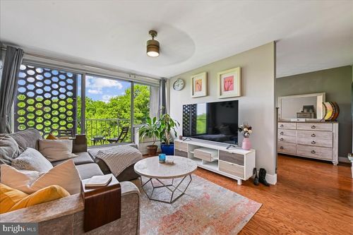 n604-800 4th St Sw, WASHINGTON, DC, 20024-3022 | Card Image