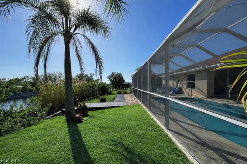 546 Se 4th St, Cape Coral, FL, 33990-1113 | Card Image