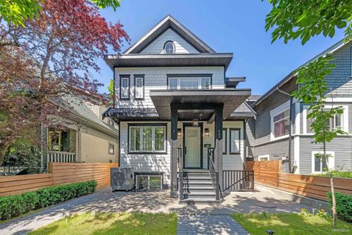 1 - 683 W 19 Th Ave, Home with 4 bedrooms, 4 bathrooms and 1 parking in Vancouver BC | Card Image