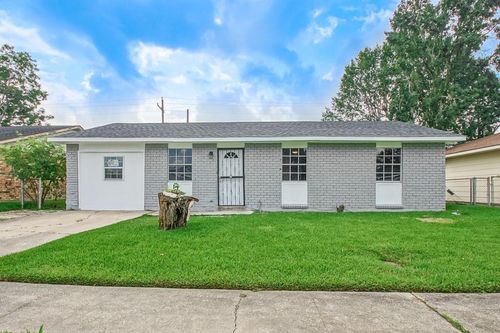 308 Federal Dr, Avondale, LA, 70094-2433 | Card Image