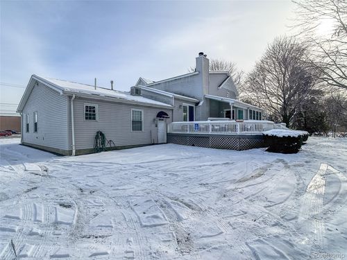 2052 S Dye Rd, Flint, MI, 48532-4122 | Card Image