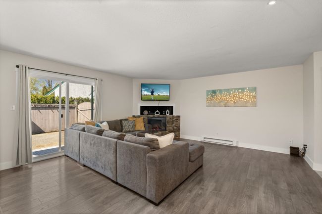 11 - 26970 32 Ave, Townhouse with 3 bedrooms, 2 bathrooms and 2 parking in Aldergrove BC | Image 8