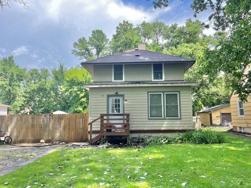 611 16th St Sw, Willmar, MN, 56201-2813 | Card Image