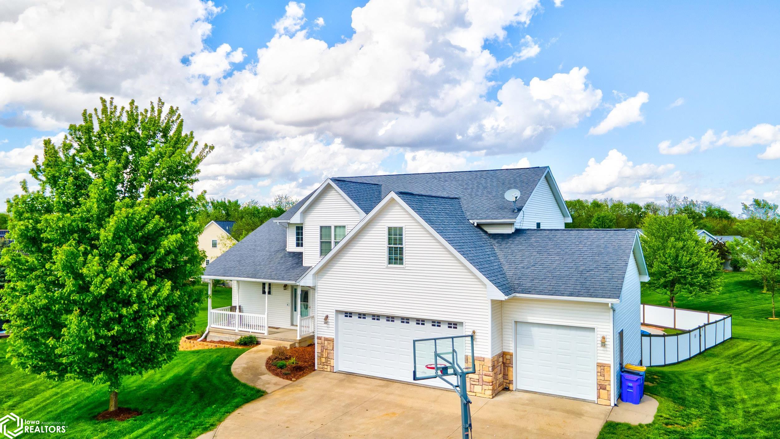 Ridgeview Ct, Washington, IA 52353