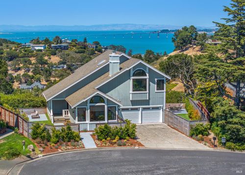 27 Redding Ct, Tiburon, CA, 94920-1318 | Card Image