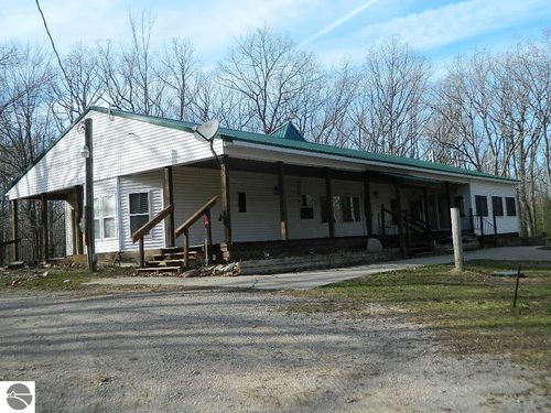 5651 E Haskell Lake Rd, Harrison, MI, 48625-8739 | Card Image