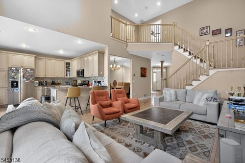 70 Winged Foot Dr, Livingston, NJ, 07039-8229 | Card Image