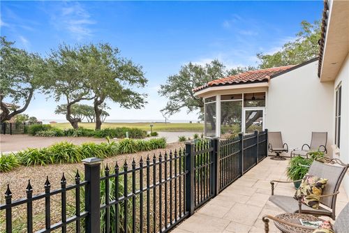 1502-1502 Royal Oaks Trl, Rockport, TX, 78382-6607 | Card Image