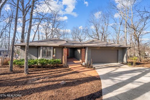 142 Rolling Green Dr, Crossville, TN, 38558-8753 | Card Image