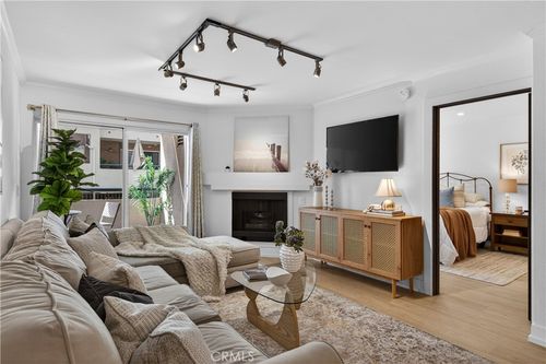 apt-123-5550 Owensmouth Ave, Woodland Hills, CA, 91367-7033 | Card Image