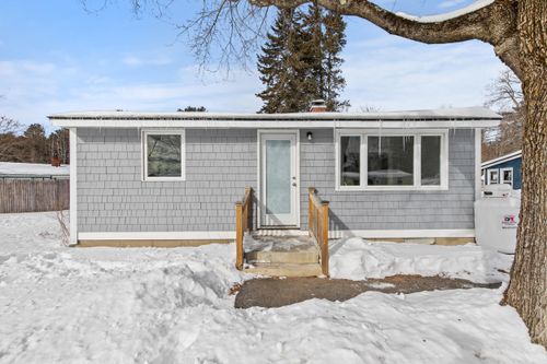 15 Sterling Road, Auburn, ME, 04210 | Card Image