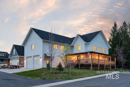 1341 Lande Ln, Moscow, ID, 83843-9447 | Card Image