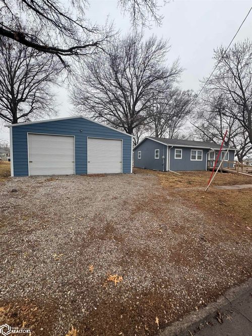 208 N Webster St, Shenandoah, IA, 51601-1358 | Card Image