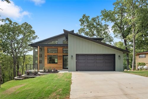 20 Stretford Dr, Bella Vista, AR, 72714-2508 | Card Image