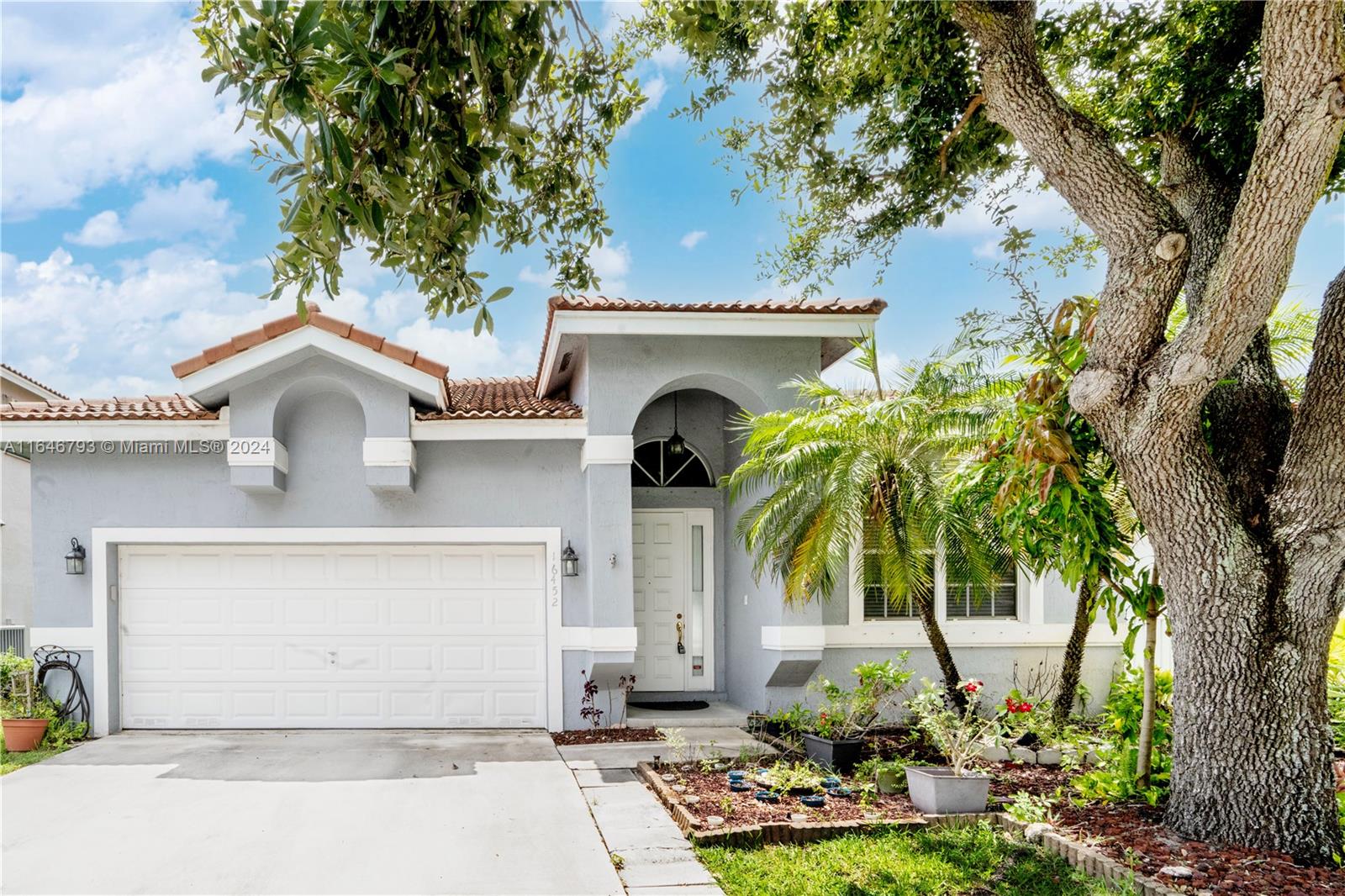 21st St, Pembroke Pines, FL 33028