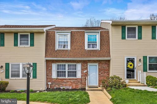 100-100 Dew Drop Ct, YORK, PA, 17403-4940 | Card Image