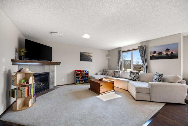 174 Chapalina Terr Se, House other with 4 bedrooms, 4 bathrooms and 4 parking in Calgary AB | Image 4
